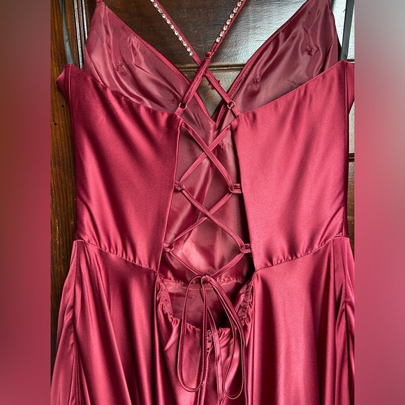 B. Darlin Gown in Color Wine- Size 15/16 - Picture 4 of 9